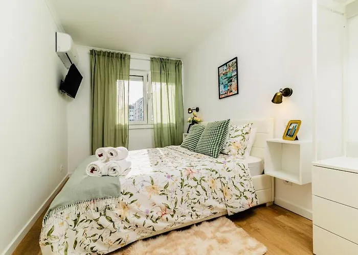 Modern 3 Bedroom Flat In Lisbon