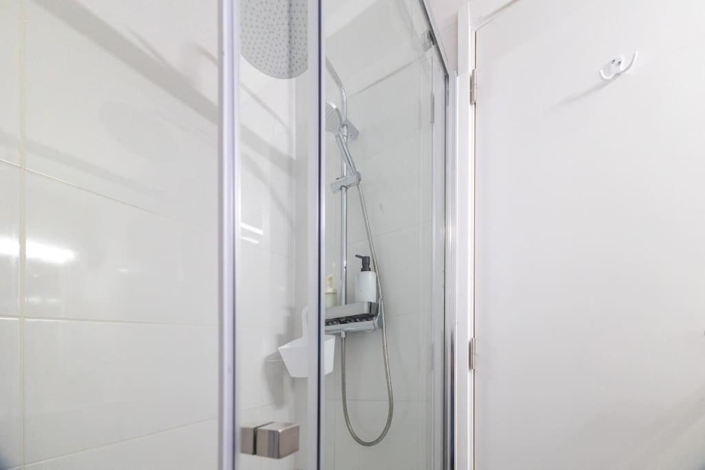 Modern 3 Bedroom Flat In Lisbon