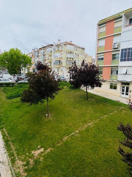 Apartment Modern 3 Bedroom Flat In Lisbon