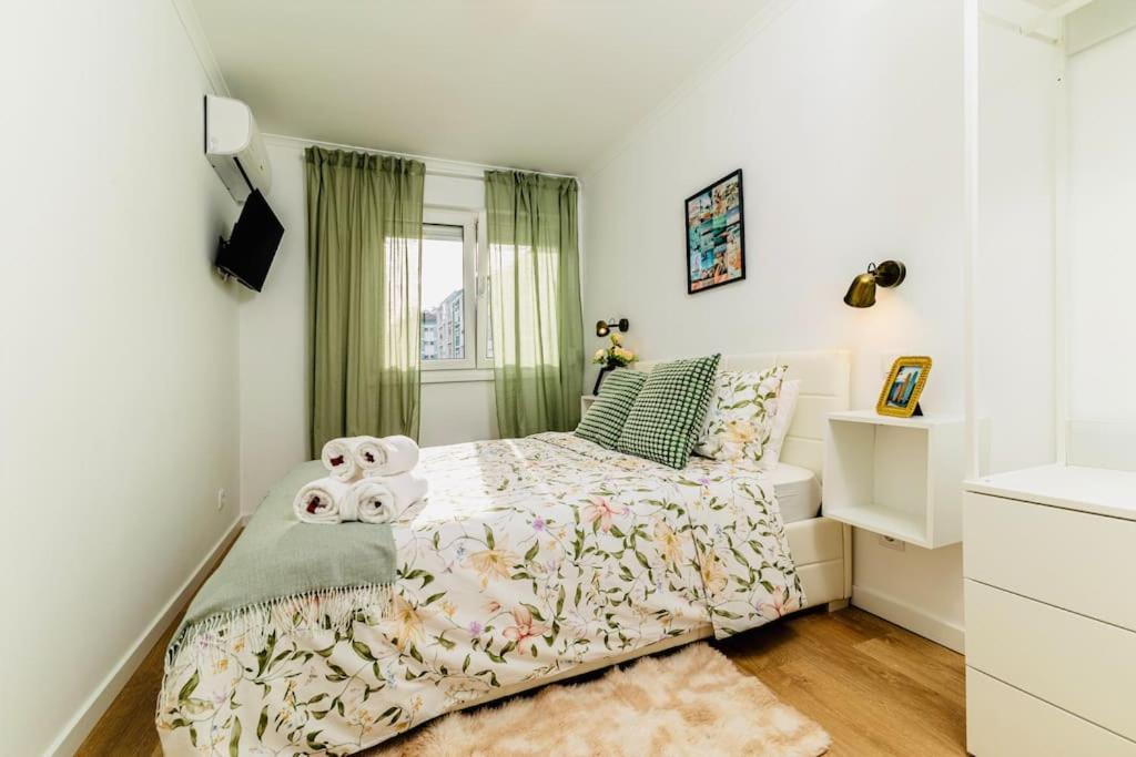 Apartment Modern 3 Bedroom Flat In