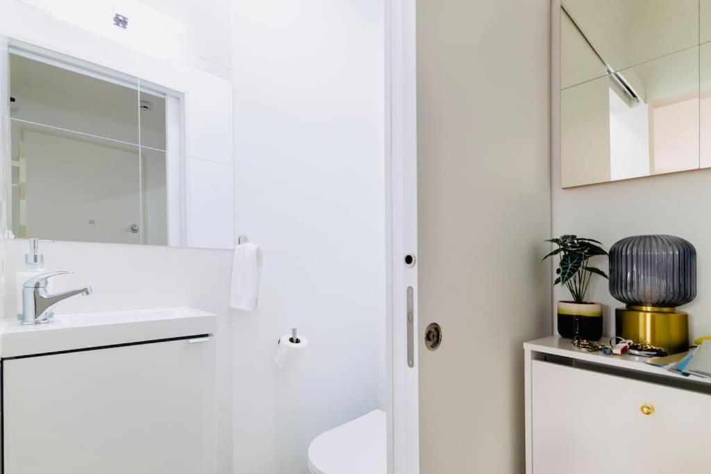 Modern 3 Bedroom Flat In * Lisbon