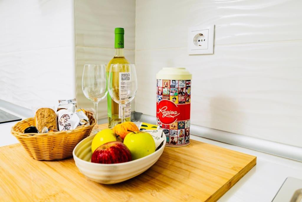 Modern 3 Bedroom Flat In Apartment