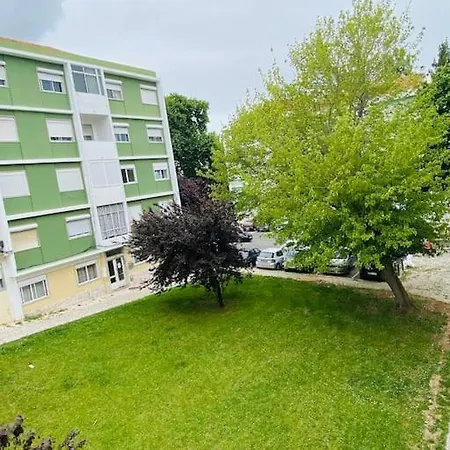 Modern 3 Bedroom Flat In Lisbon Exterior photo